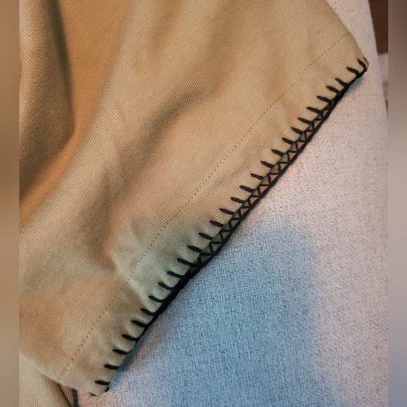 UNIQLO JWANDERSON COLLAB CONTRAST STITCH TSHIRT - Picture 5 of 6